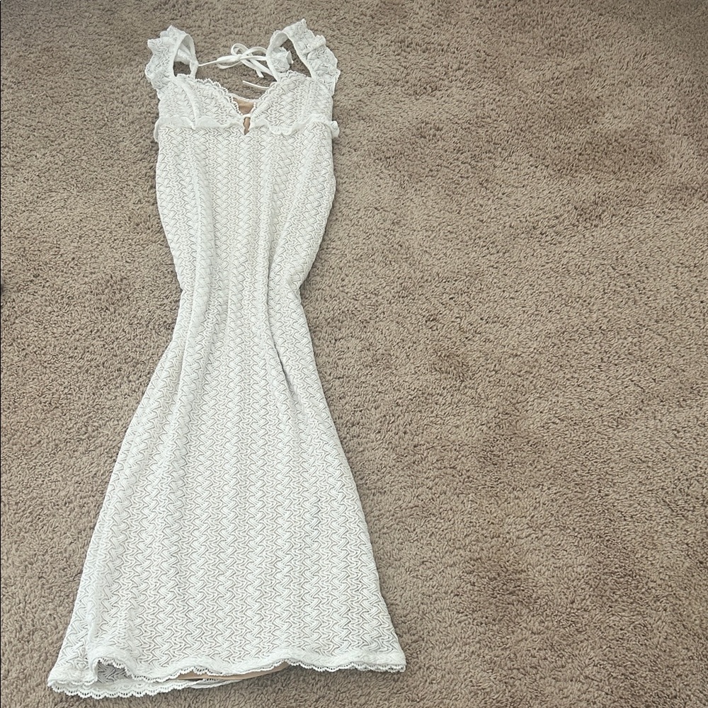 Elegant White Lace Dress